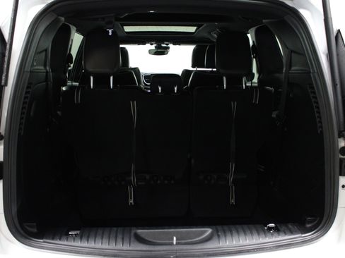 Used 2025 Chrysler Pacifica Limited image 15