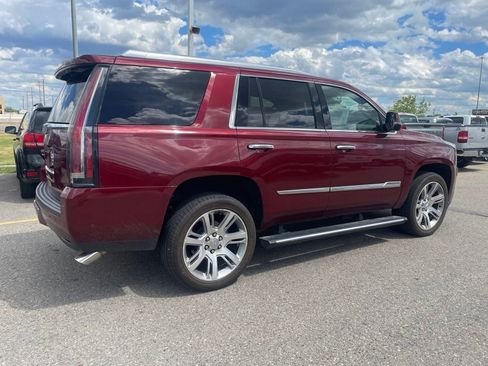 Used 2017 Cadillac Escalade Premium Luxury AWD/4WD image 14