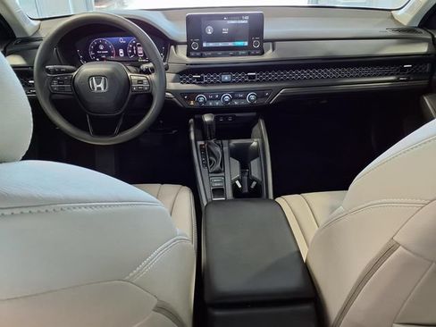Certified 2023 Honda Accord EX image 17