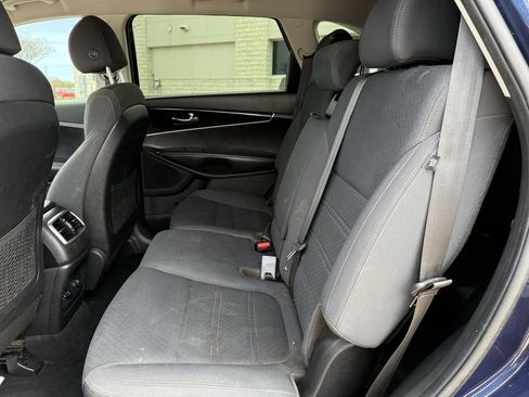 Used 2018 Kia Sorento LX image 26
