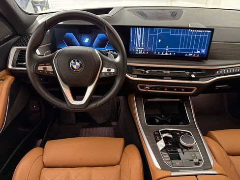 Used 2025 BMW X5 xDrive50e w/ Premium Package AWD/4WD image 22