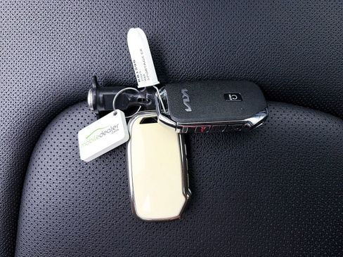 Used 2025 Kia Sportage EX w/ Premium Package image 28