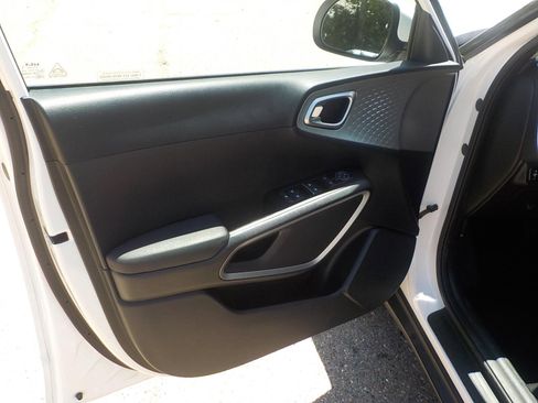 Used 2024 Kia Soul LX w/ Option Group 015 image 18