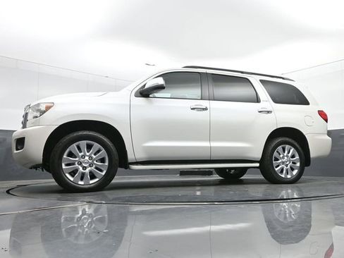 Used 2017 Toyota Sequoia Platinum AWD/4WD image 43