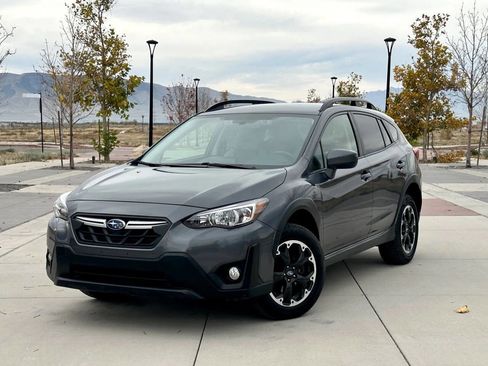 Used 2021 Subaru Crosstrek 2.0i Premium image 1