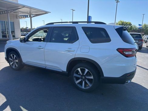 Used 2025 Honda Pilot Elite image 5