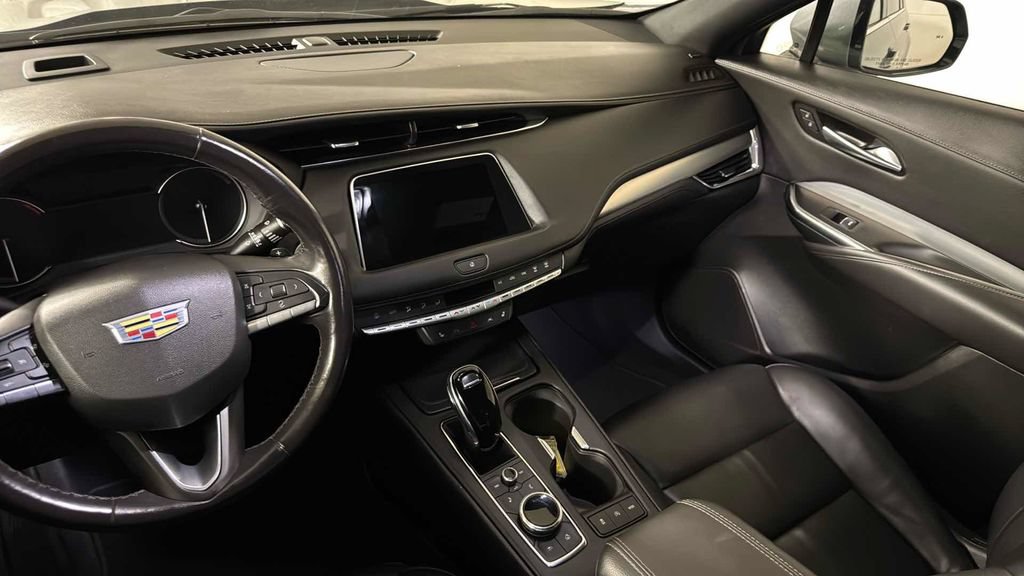 Used 2023 Cadillac XT4 Premium Luxury w/ Cold Weather Package AWD/4WD image 15