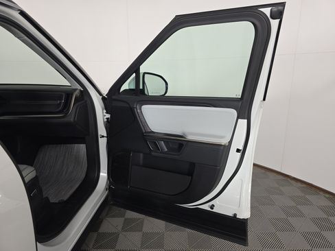 Used 2024 Rivian R1S Adventure AWD/4WD image 18