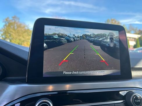 Certified 2022 Ford Escape Titanium w/ Class II Trailer Tow Package image 30