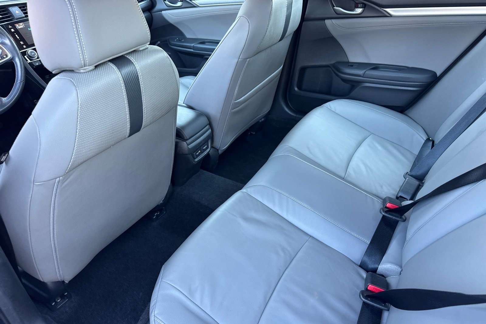 Used 2016 Honda Civic Touring image 24