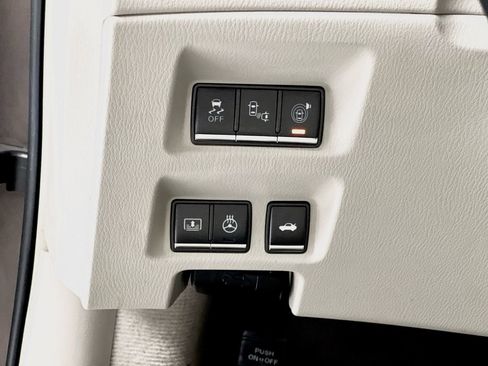 Used 2015 INFINITI Q70 L 5.6 w/ V8 Deluxe Technology Package image 26