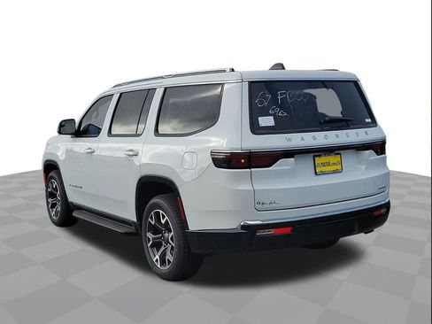 Used 2024 Jeep Wagoneer Series III w/ Rear Seat Video Group 1 image 4