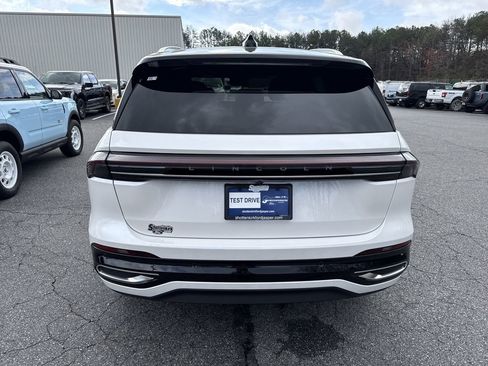 Used 2026 Lincoln Nautilus Reserve image 6