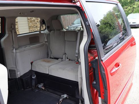 Used 2013 Dodge Grand Caravan SE FWD image 22
