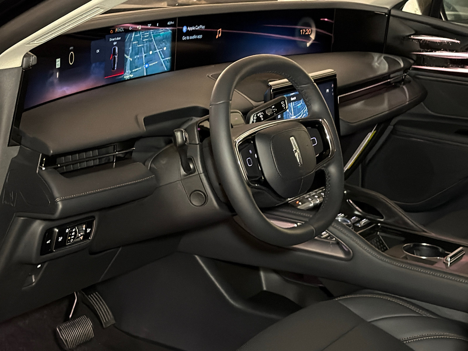 New 2026 Lincoln Nautilus Premier AWD/4WD image 15