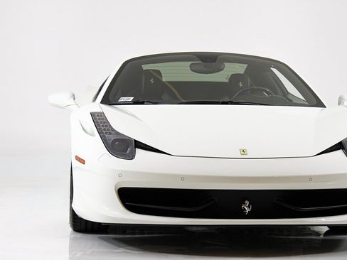 Used 2015 Ferrari 458 Spider RWD image 18