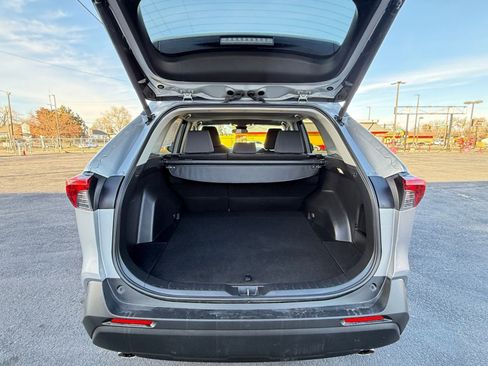 Used 2025 Toyota RAV4 XLE w/ Convenience Package image 31