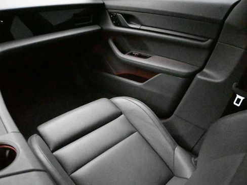 Used 2020 Porsche Taycan 4S image 17