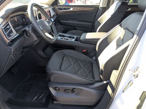 New 2026 Volkswagen Atlas SE image 14