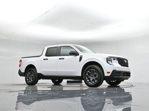 New 2026 Ford Maverick XLT image 3