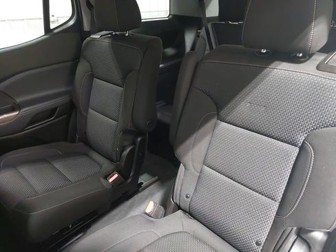 Used 2023 GMC Acadia SLE w/ Driver Convenience Package image 16