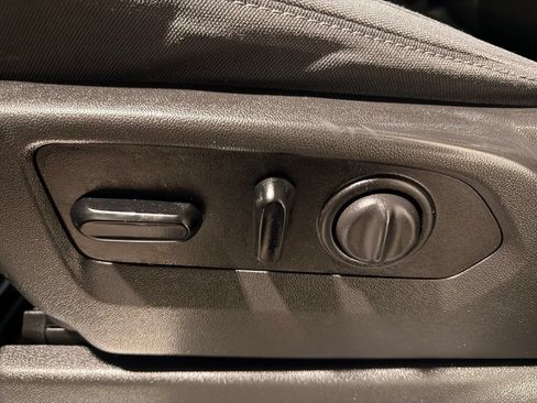 Used 2021 Chevrolet Silverado 1500 LT w/ Bed Protection Package RWD image 16