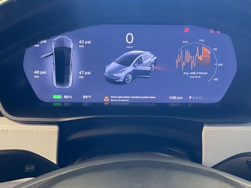 Used 2019 Tesla Model X image 17