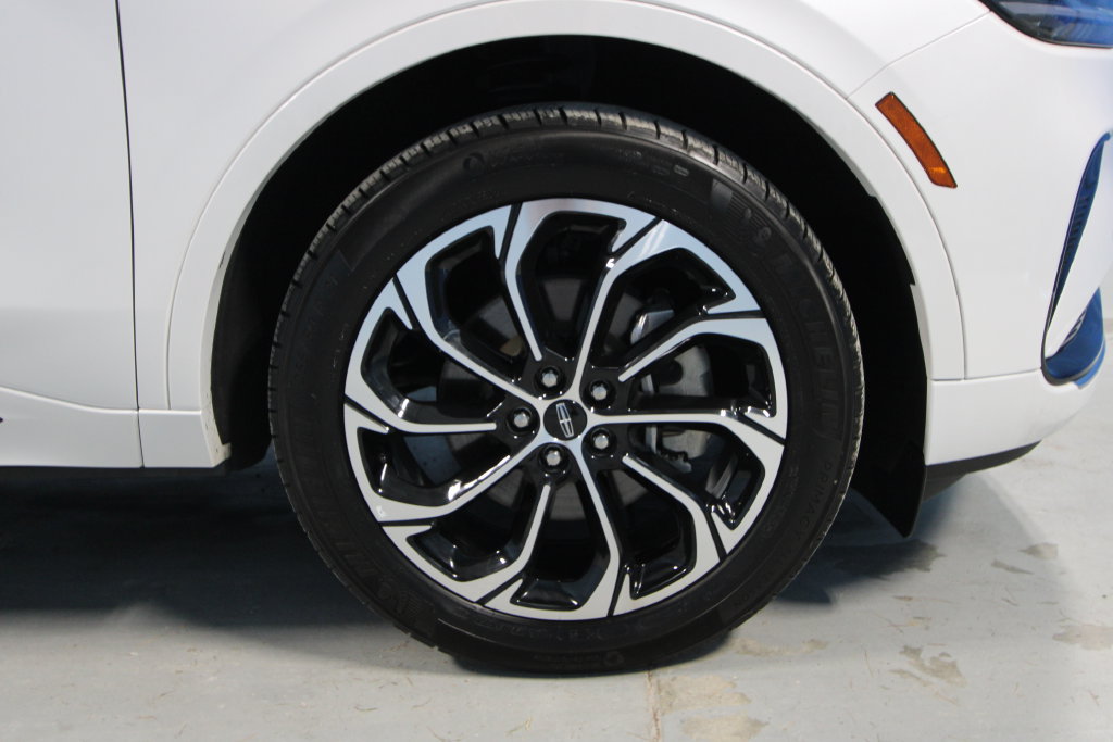 Used 2025 Lincoln Nautilus Reserve AWD/4WD image 42