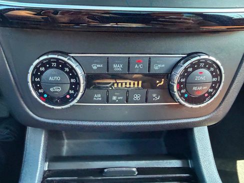 Used 2017 Mercedes-Benz GLS 550 4MATIC w/ Driver Assistance Package image 33