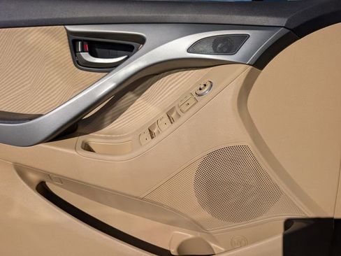 Used 2013 Hyundai Elantra GLS w/ Preferred Pkg image 13