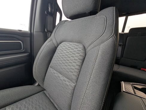 New 2026 RAM 1500 4x4 Crew Cab image 12