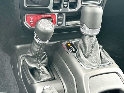 New 2026 Jeep Wrangler Unlimited Rubicon AWD/4WD image 21