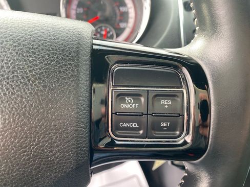 Used 2016 Dodge Grand Caravan SE image 13