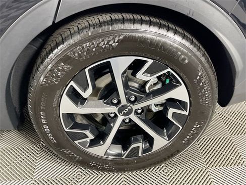 Used 2025 Kia Sportage EX w/ Premium Package image 33