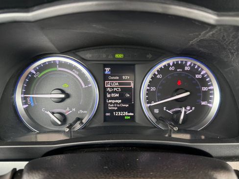 Used 2018 Toyota Highlander Limited AWD/4WD image 23