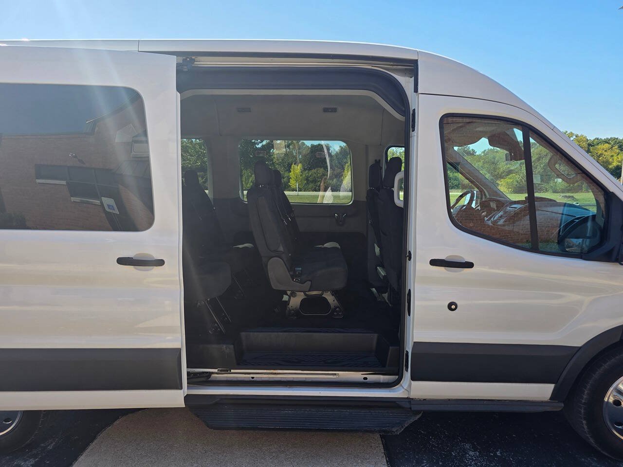 Used 2017 Ford Transit 350 XLT RWD image 12