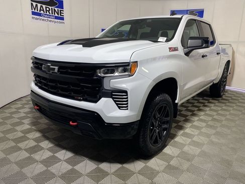 Used 2025 Chevrolet Silverado 1500 LT Trail Boss w/ Convenience Package II AWD/4WD image 11