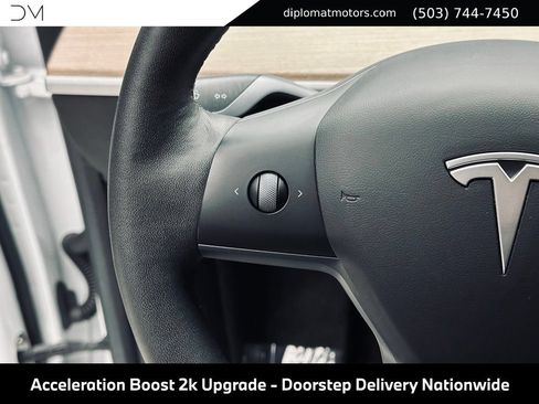 Used 2021 Tesla Model Y Long Range AWD/4WD image 31