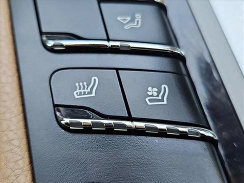Used 2014 Porsche Panamera RWD image 12