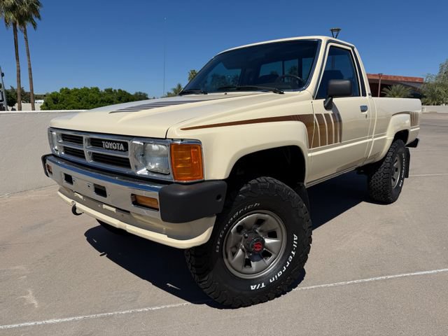 Used 1987 Toyota Pickup 4x4 Regular Cab image 1