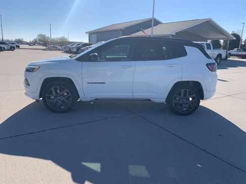 Used 2024 Jeep Compass Limited w/ High Altitude Package AWD/4WD image 9