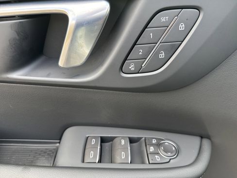 Used 2025 Buick Enclave Sport Touring w/ Power Package image 15