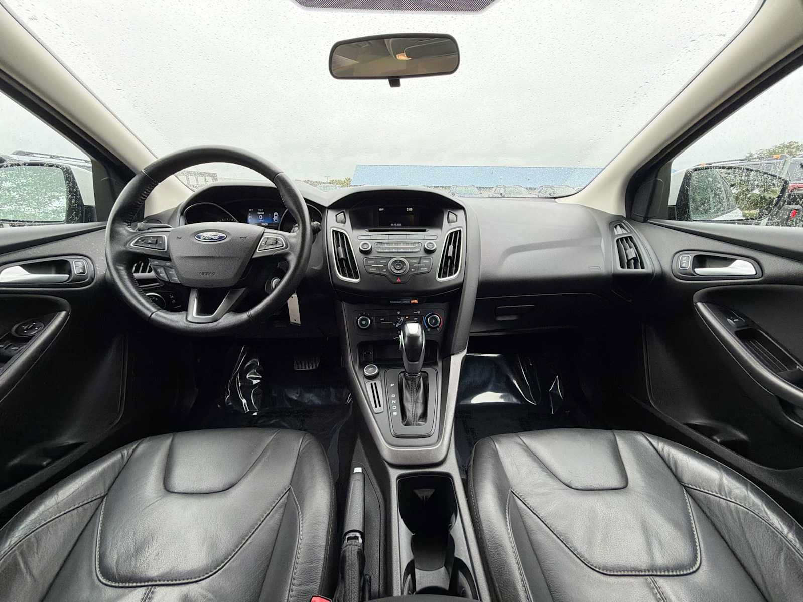 Used 2016 Ford Focus SE w/ Equipment Group 201A FWD image 12