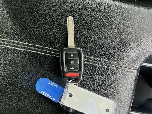 Used 2017 Honda Accord Sport image 33