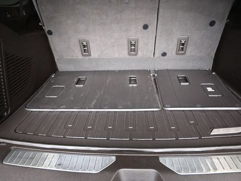 Used 2022 GMC Yukon XL Denali RWD image 20