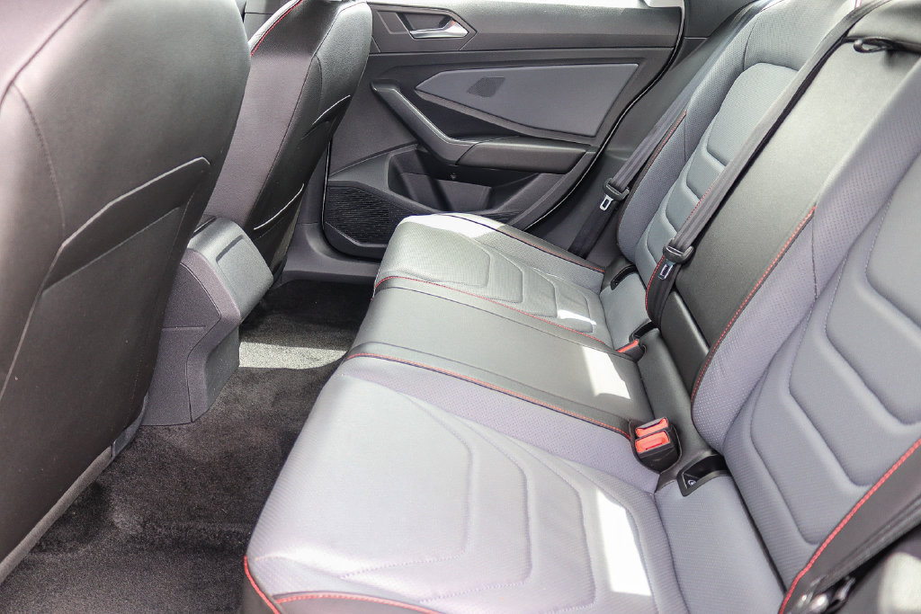 Used 2025 Volkswagen Jetta GLI Autobahn FWD image 18