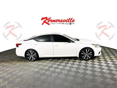 Used 2019 Nissan Altima 2.5 SR w/ SR Premium Package image 8
