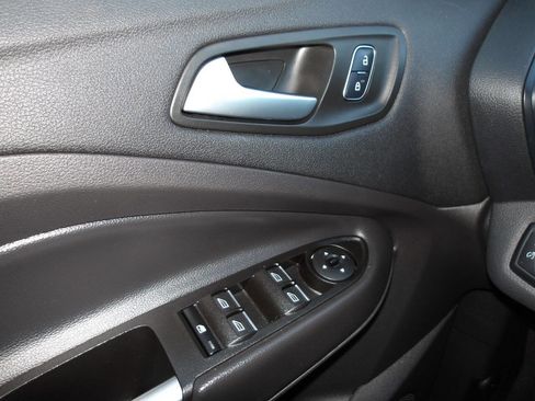 Used 2017 Ford C-MAX SE image 20