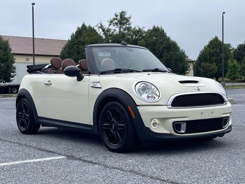Used 2015 MINI Cooper S FWD image 1