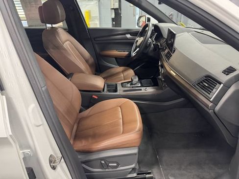Used 2021 Audi Q5 2.0T Premium w/ Convenience Package AWD/4WD image 29